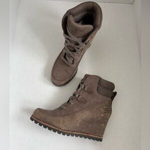 UGG Kriston Mole Gray Waterpoof Leather Wedge Boots 1108629 Women Sz 6